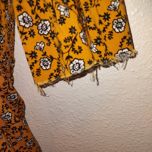 Magnolia Skye Ruched Off Shoulder Peasant Dress. Floral. Orange - Picture 7 of 10